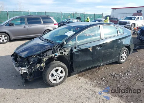 2011 Toyota Prius Three z USA, uszkodzony, nr VIN JTDKN3DU5B1461281